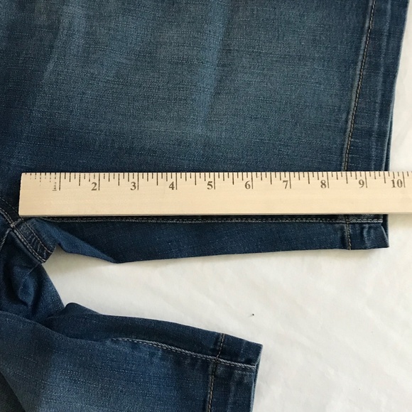 CROFT & BARROW Mid Rise Bermuda Shorts Medium Wash Jean Shorts Women’s Size 4 - Picture 14 of 16